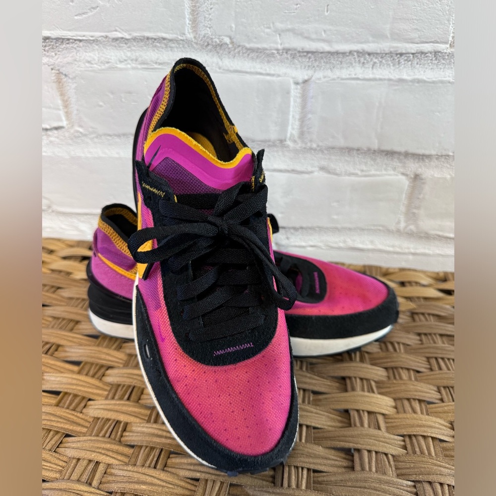 Women’s Nike Waffle One - Size 7